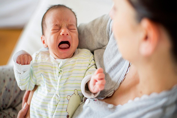 Biểu hiện trẻ sơ sinh bị viêm họng